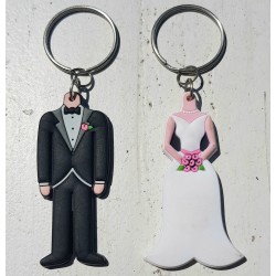 Grappige set rubberen sleutelhangers met een bruid en bruidegom