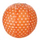 Pak met twee gestippelde lampionnen met een doorsnede van 20 cm oranje