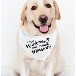 Honden bandana met de tekst My Humans are getting Married