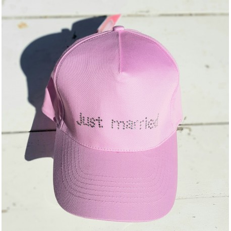 Cap met in strass steentjes de tekst Just Married roze