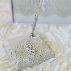 Pennenset Gold Lace