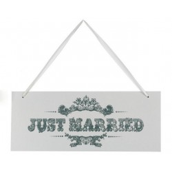Retro bord Just Married aan wit lint