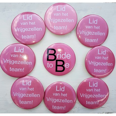 Set met 8x button Lid van het Vrijgezellenteam roze en 1x Bride to Be roze wit zwart 