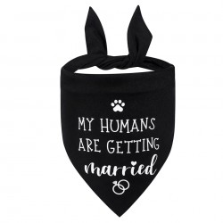Honden bandana zwart met in wit de tekst My Humans are getting Married