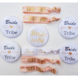 10 delige set met 5 buttons en 5 armbanden Bride Tribe wit en rose goud met goud