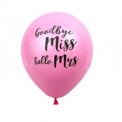 Ballonnen voor het vrijgezellenfeest roze met in zwart de tekst Goodbye Miss Hello Mrs