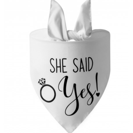 Honden bandana wit met in zwart de tekst She Said Yes