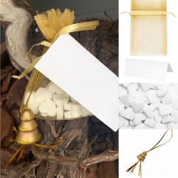 Organza zakje goud met gelukspoppetje kerstboom goud, wit kaartje en 15 hartvormige mini pepermuntjes