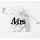 Organza zakje Mrs wit met zwart en 10 mini hartvormige pepermuntjes