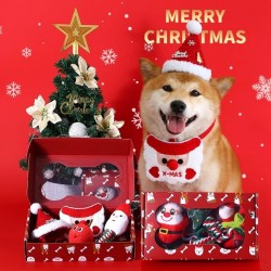Kerst cadeau box voor honden deLuxe 4-delig met kerstmuts en -bandana/slab, knuffel en kauwspeeltje