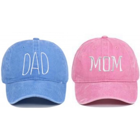 Set met 1 cap Mom licht roze en en 1 cap Dad licht blauw