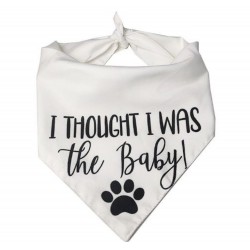 Honden bandana I Thought I was the Baby wit met zwarte tekst en honden pootjes