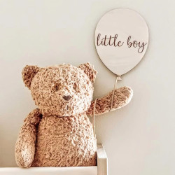 Houten ballon met de tekst Little Boy